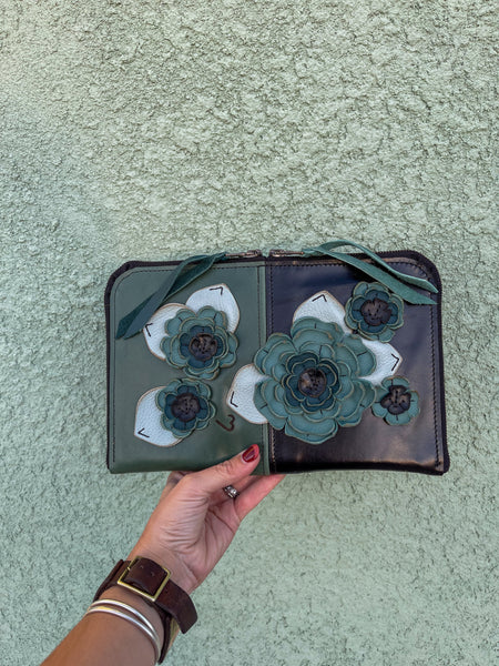 1/2 Cut Mini Pocketbook